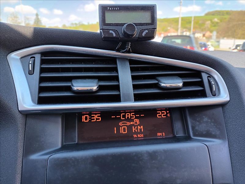 Citroën C4 1,6 HDI,68KW,ČR,KLIM,TEMPOMAT, - fotka 29 z 33