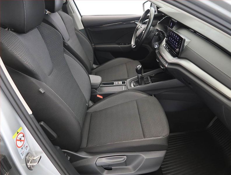 Škoda Octavia (2022) Ambition 2.0 TDI, ČR,1.maj - fotka 9 z 24