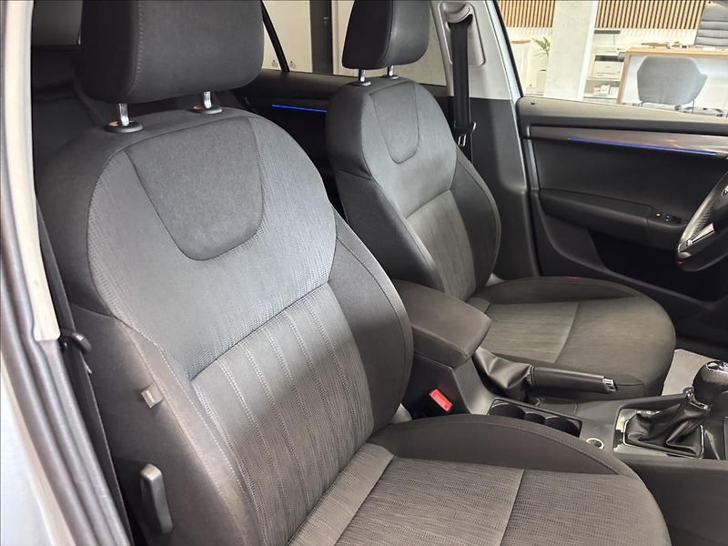 Škoda Octavia 2.0 TDI 110KW GreenLine - fotka 25 z 28