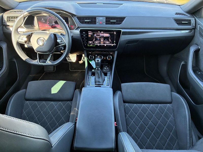 Škoda Superb (2024) SPORTLINE 2.0TSI 206kW DSG 4x4 - fotka 9 z 11