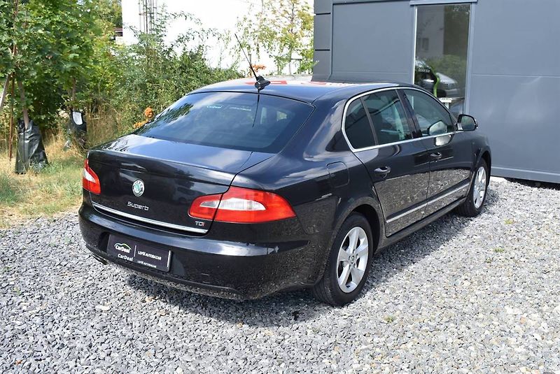 Škoda Superb 2,0 TDI SERVIS STK NOVÉ DSG! - fotka 4 z 17