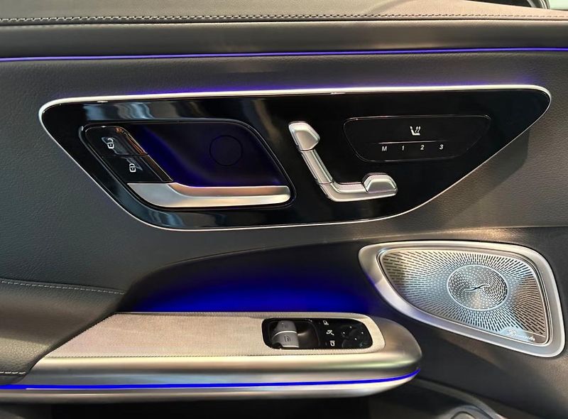Mercedes-Benz CLE 300 AMG 360k Pano HuD BLIS Taž - fotka 4 z 16