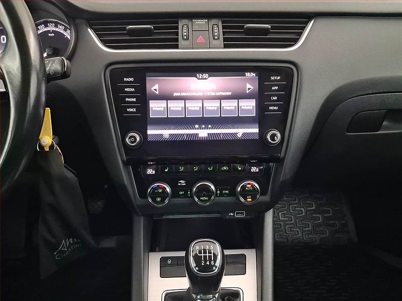 Škoda Octavia (2020) 1.0 TSI, Tempomat - fotka 12 z 18