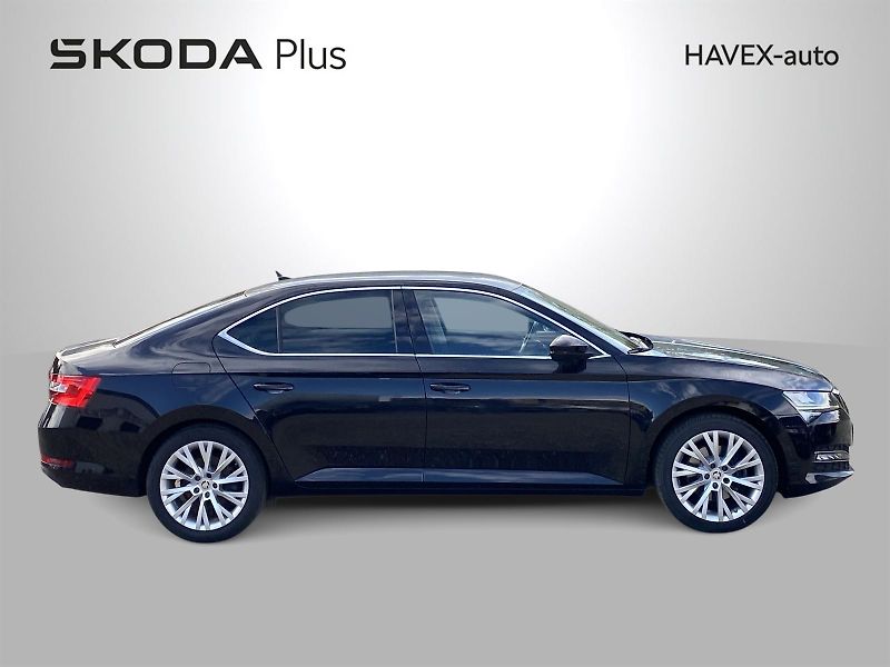 Škoda Superb (2021) 1.5 TSI Style - fotka 3 z 38