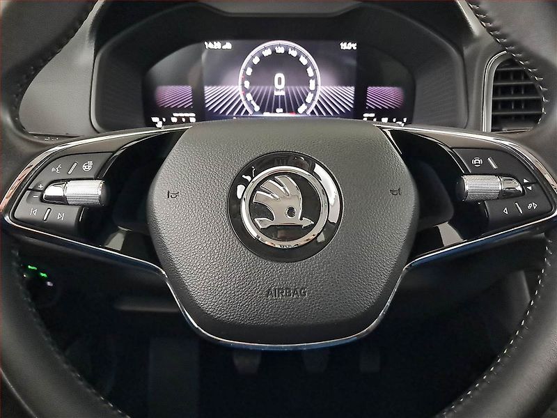 Škoda Karoq (2023) Style 1.0 TSI - fotka 17 z 21