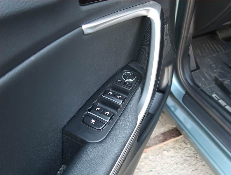 Kia Ceed (2025) 1.5 T-GDI - fotka 17 z 20
