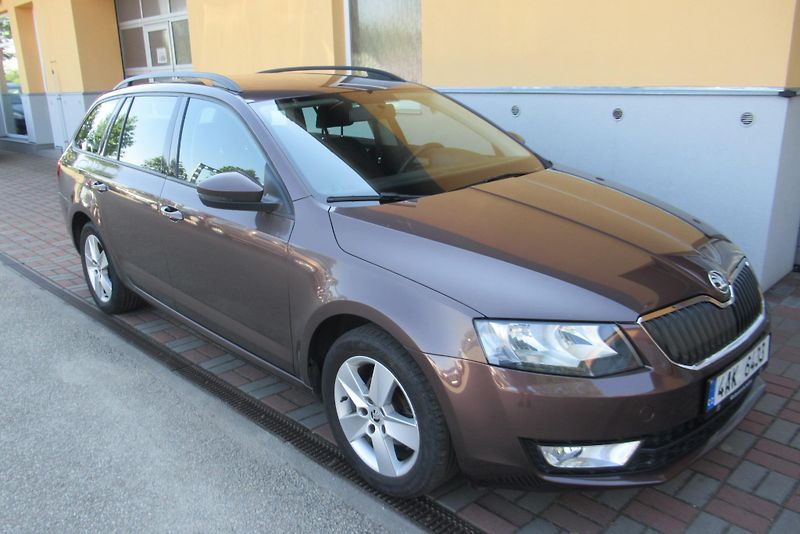 Škoda Octavia 1.6 TDI 4x4 KLIMA TAŽNÉ ČR - fotka 1 z 20