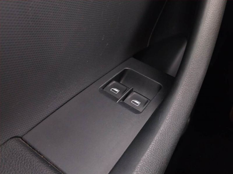 Škoda Rapid (2015) Ambition 1.2 TSI - fotka 15 z 17