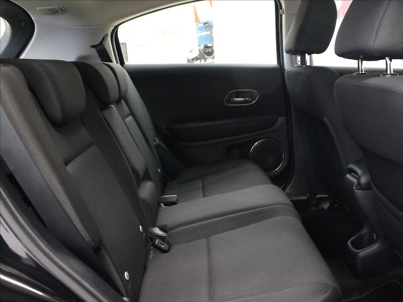 Honda HR-V 1,5 i-VTEC Elegance - fotka 13 z 32