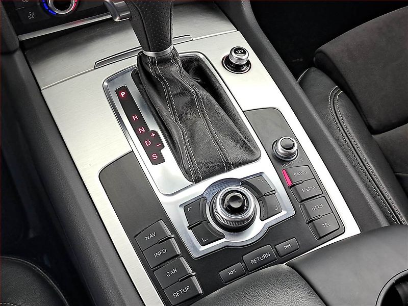 Audi Q7 (2011) 3.0 TDI, 4X4, Automat - fotka 29 z 32