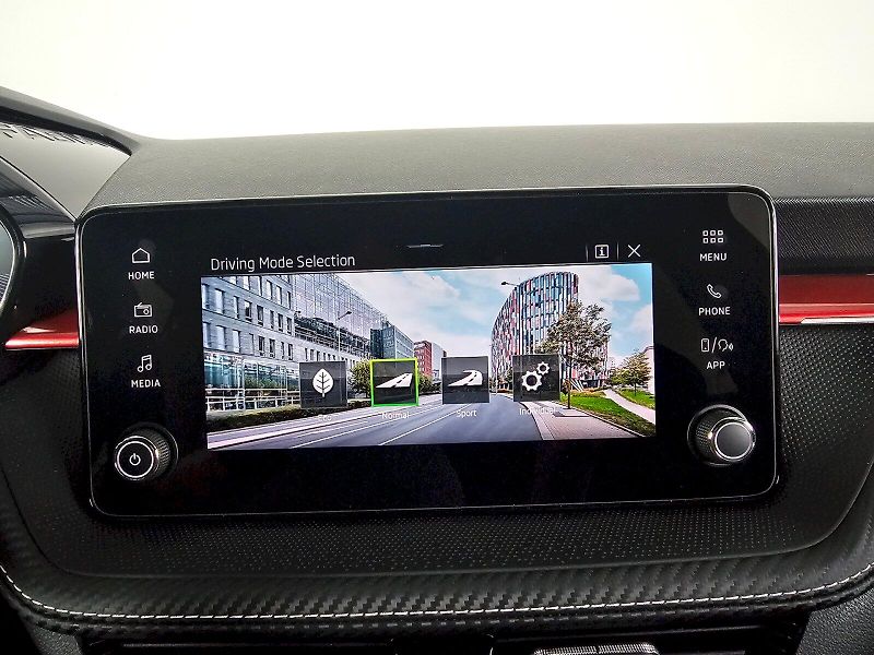 Škoda Fabia (2025) 1.0 TSI 85KW MONTE CARLO - fotka 17 z 27