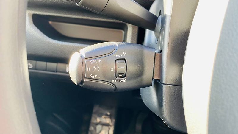 Opel Vivaro L1H1 (M) Panel Van 2.0L MT6 wi - fotka 16 z 17
