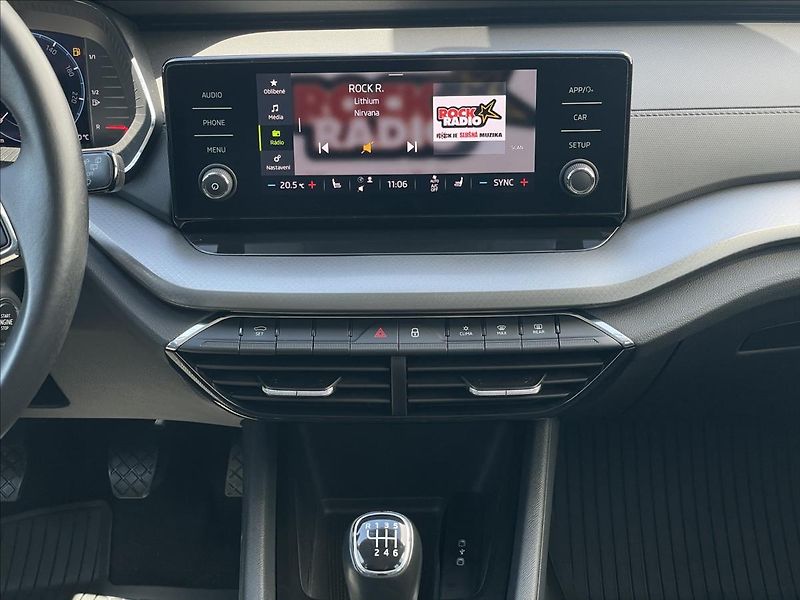 Škoda Octavia 2,0 TDI Combi Ambition Plus - fotka 12 z 22