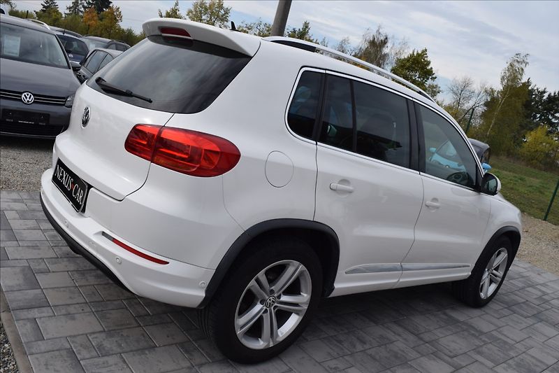 Volkswagen Tiguan 2,0 TDi 81KW R-LINE - fotka 5 z 51