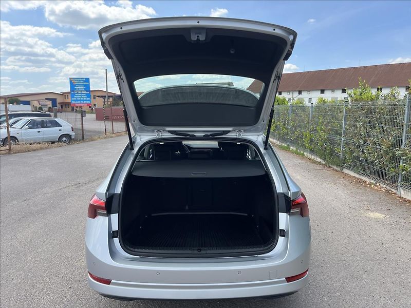 Škoda Octavia 2,0 TDi 110KW DSG 4x4 TZ -DPH - fotka 39 z 52