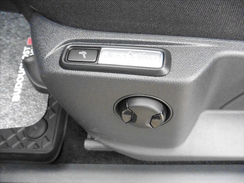 Volkswagen Tiguan 2,0 TDi Life DSG Navi - fotka 9 z 21