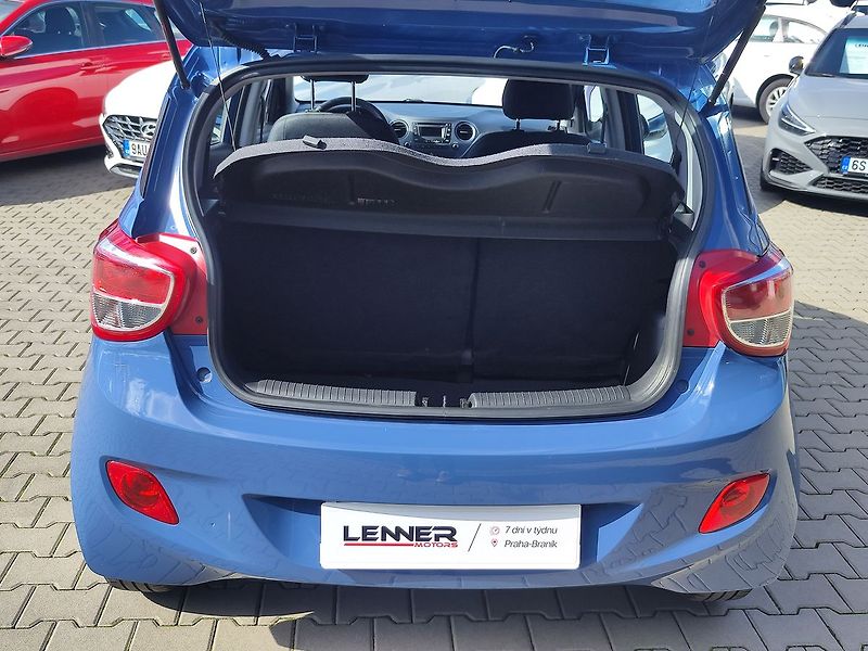 Hyundai i10 1.0i/49kW Family Plus - fotka 9 z 26