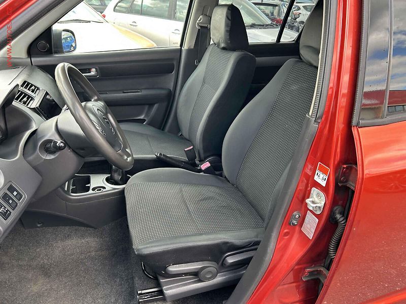 Suzuki Swift (2006) 1.4i 16v - fotka 9 z 17