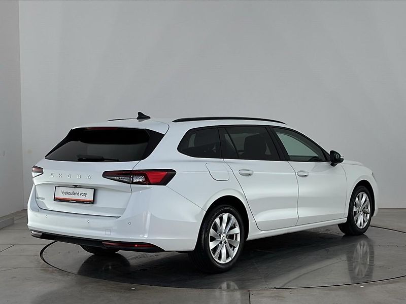 Škoda Superb Selection DSG - fotka 2 z 30