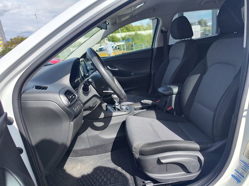 Hyundai i30 1.0 T-GDI/88kW Comfort - fotka 12 z 28