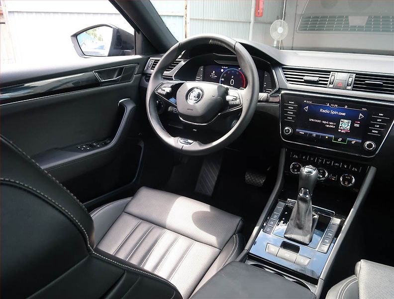 Škoda Superb (2024) Laurin&Klement 2.0 TDI - fotka 7 z 23