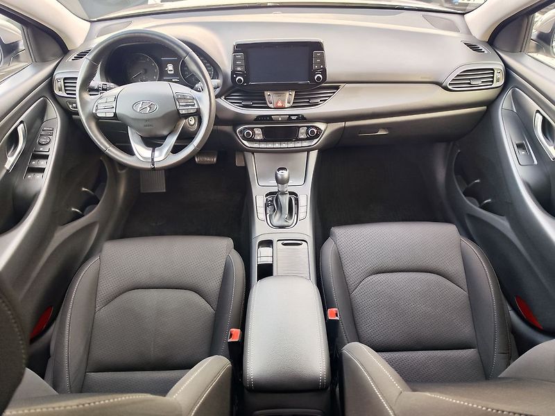 Hyundai i30 1.4 T-GDI/103kW Style DCT - fotka 12 z 33