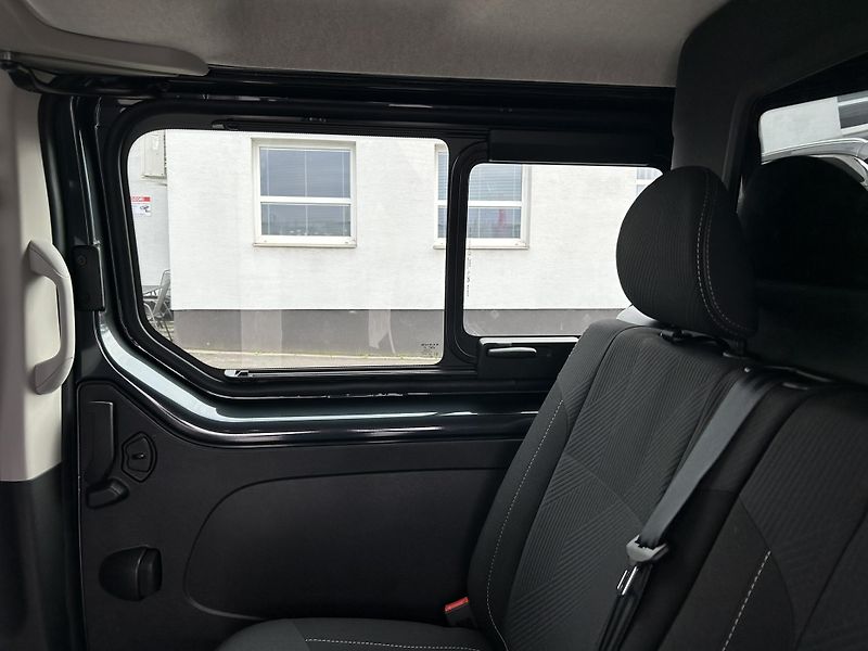 Renault Trafic (2026) CREW VAN L2H1 150k RED 5 míst - fotka 18 z 37