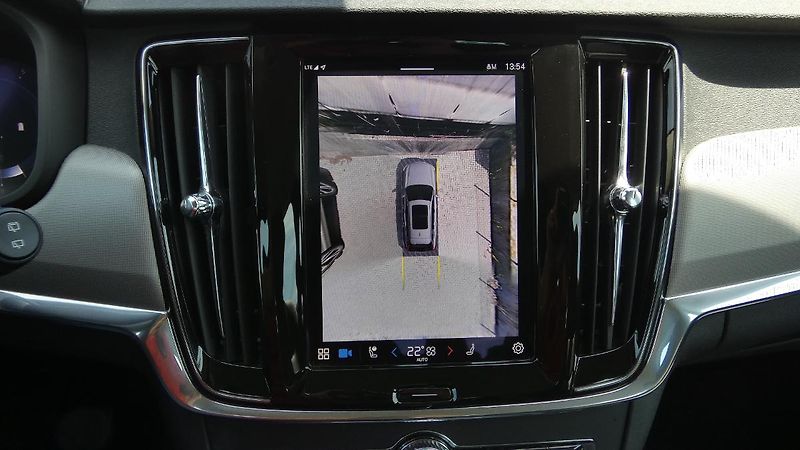 Volvo V90 B4 mHEV AWD aut. Momentum Pro - fotka 16 z 23