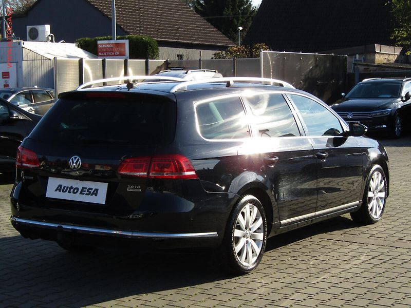 Volkswagen Passat (2012) 2.0 TDi, Highline, DSG - fotka 4 z 23
