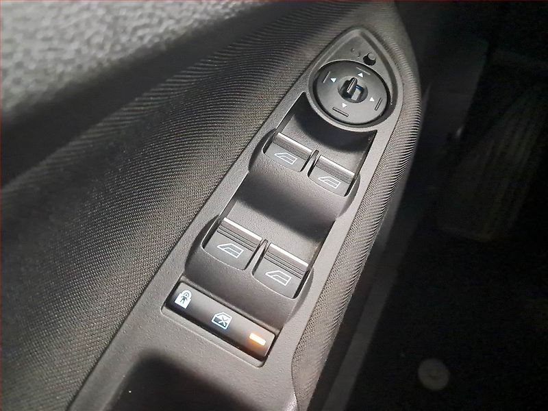Ford Grand C-MAX (2015) Trend 1.5 TDCi, 7 míst, Navi - fotka 16 z 23