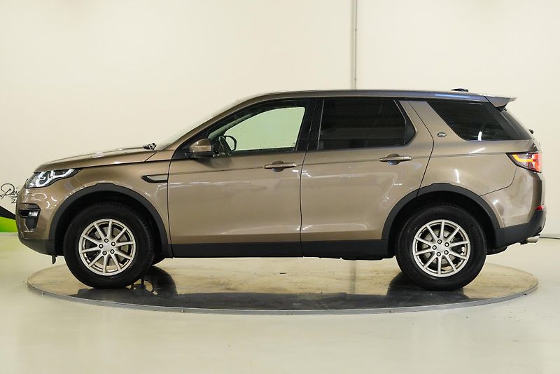Land Rover Discovery Sport - fotka 3 z 33