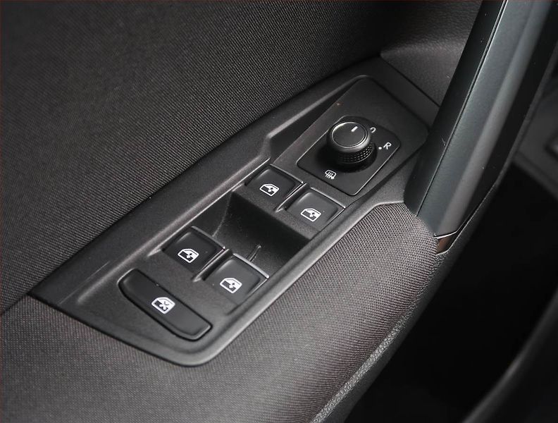 Volkswagen Tiguan (2017) R-Line 2.0 TDI, R-line,138TKM - fotka 16 z 23