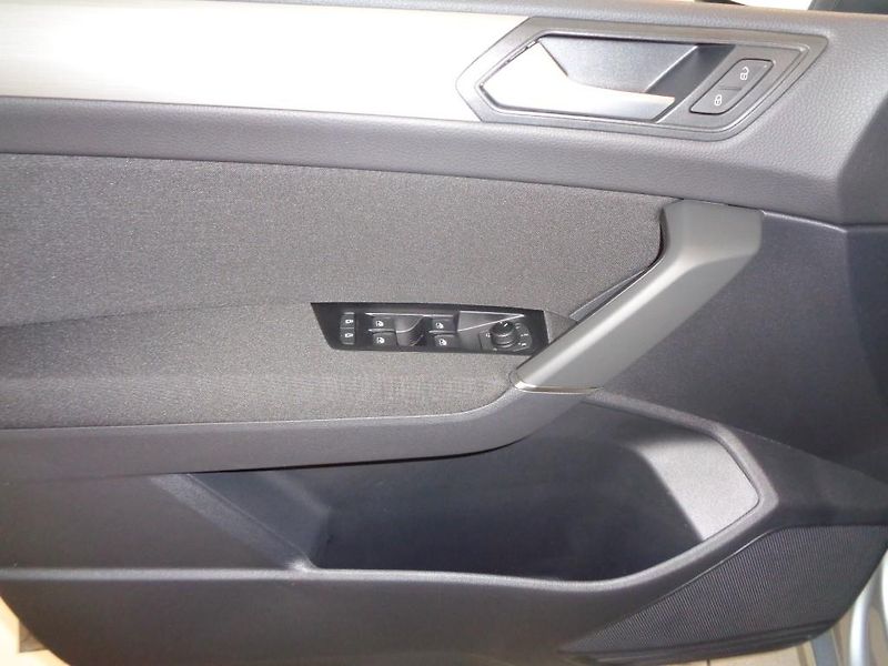 Volkswagen Touran 1.5 TSI 7DSG PEOPLE  110 KW - fotka 11 z 30