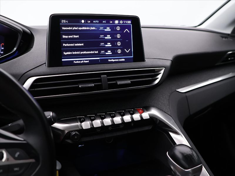 Peugeot 5008 1,2 PT 96kW Allure PANO 7-míst - fotka 21 z 33