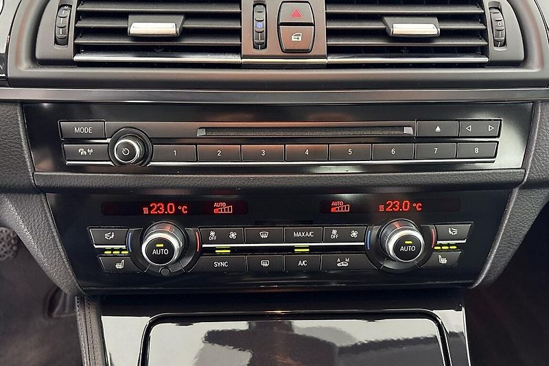 BMW Řada 5 řady 5 | 525 xDrive - fotka 17 z 22