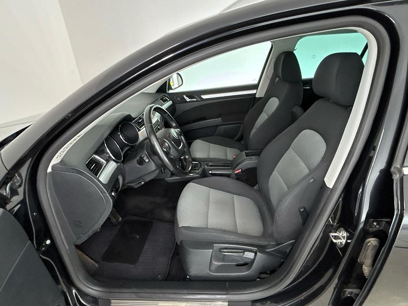 Škoda Superb Ambition - fotka 7 z 27