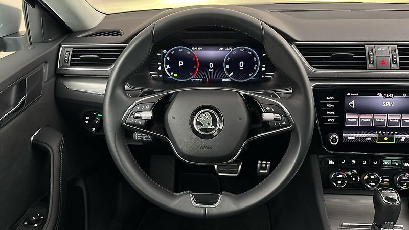 Škoda Superb 2.0 TDI DSG 4x4 Scout Combi - fotka 9 z 34
