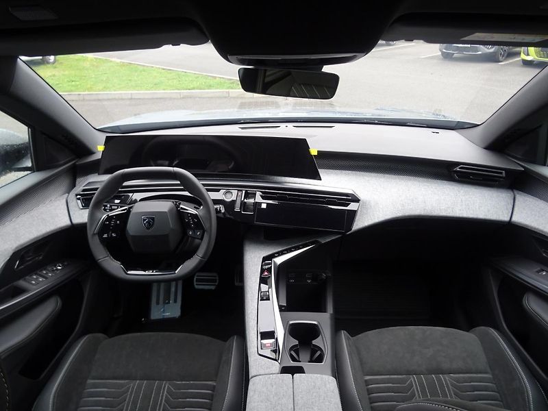 Peugeot 5008 (2024) e-GT 157 kW/210k (Bat. 73kWh) - fotka 40 z 60