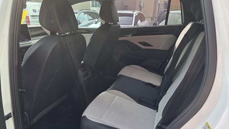 Volkswagen Tayron (2025) 2.0 TSI 150kW 4x4 DSG Eleg TZ  - fotka 11 z 55