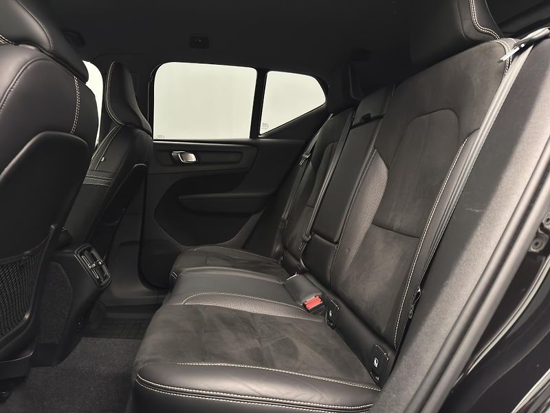 Volvo XC40 B4 AWD INSCRIPTION AUT  - fotka 6 z 51