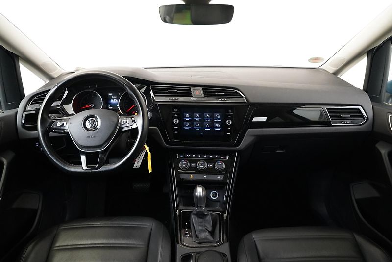 Volkswagen Touran - fotka 6 z 6