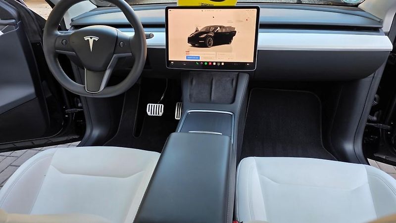 Tesla Model Y (2023) LR AWD DE Záruka SoH 92,7%  - fotka 16 z 41