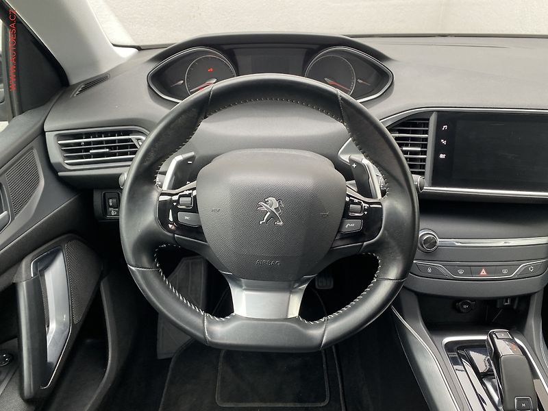 Peugeot 308 (2019) 1.2PT, Allure, AT, navi, TZ - fotka 11 z 18