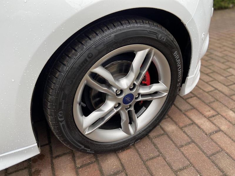 Ford Focus (2014) 1.0EcoBoost 92kw - fotka 9 z 32