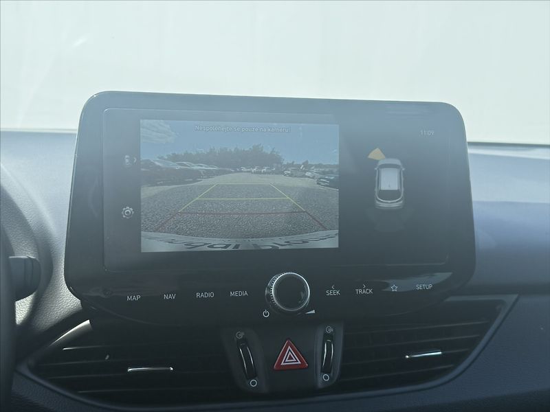 Hyundai i30 1,5 CVVT 71kW Family Climate - fotka 16 z 25