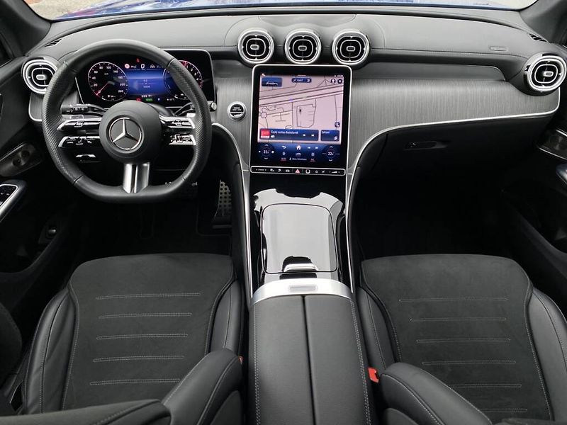 Mercedes-Benz GLC (2024) 300 de 4MATIC - fotka 12 z 29