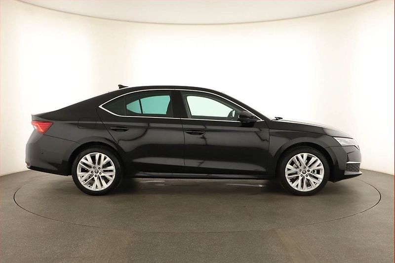 Škoda Octavia (2025) 2.0 TSI, EXCLUSIVE SELECTION - fotka 6 z 19