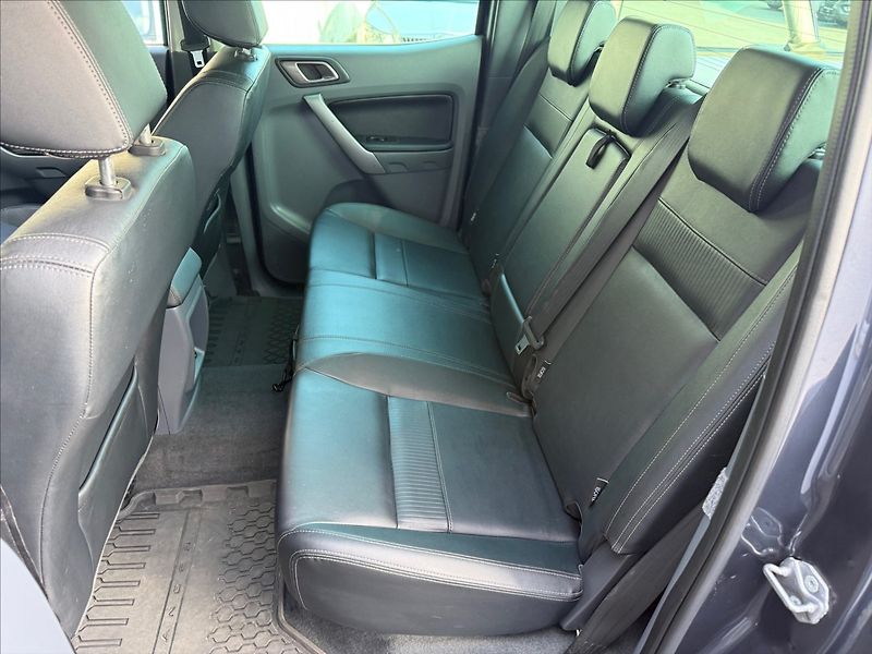 Ford Ranger 3,2 Limited,1maj,man,po servis - fotka 22 z 34