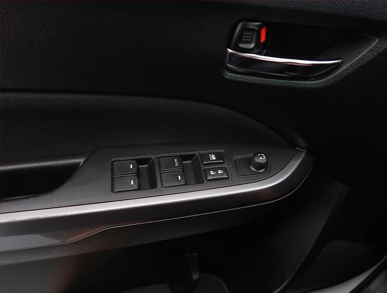 Suzuki Vitara (2022) Premium 1.4 BoosterJet, 4X4 - fotka 23 z 23
