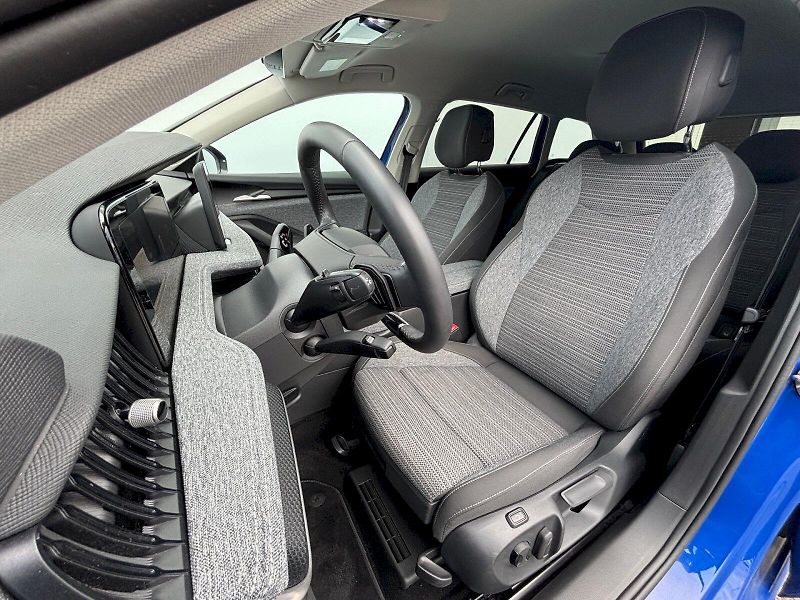 Škoda Superb (2024) 1.5 TSI 110kW DSG Selection - fotka 6 z 35